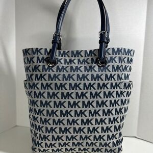 Michael Kors XL Jet Set Tote Bag (LIKE NEW)